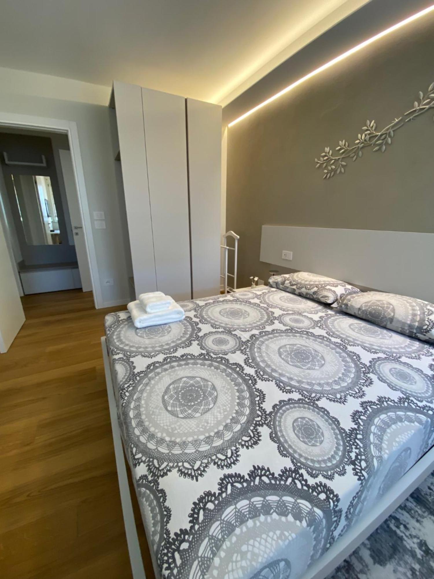 Hz+ Costantini Apartment Pordenone Ngoại thất bức ảnh