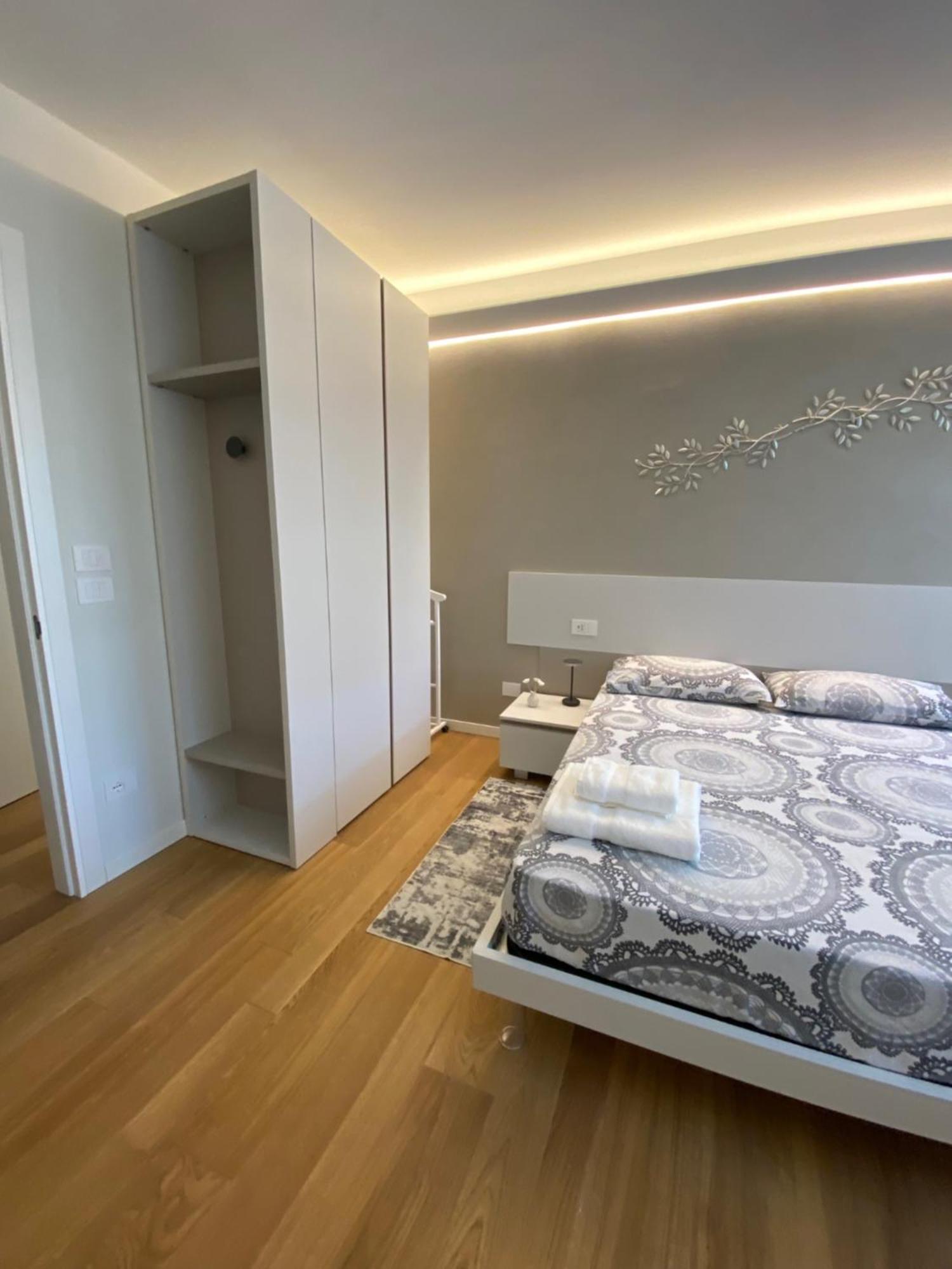 Hz+ Costantini Apartment Pordenone Ngoại thất bức ảnh
